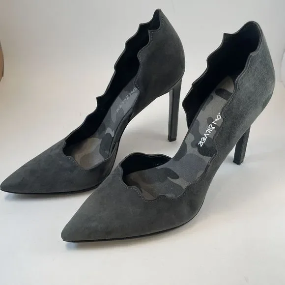Nine West by Cameron Silver Johnny Pumps Women's Size 6 Grey Suede 3.9 Inch Heel - Picture 2 of 14